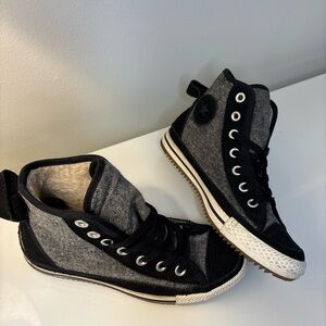 Converse Sherpa lined speckled black and gray high top sneaker shoes